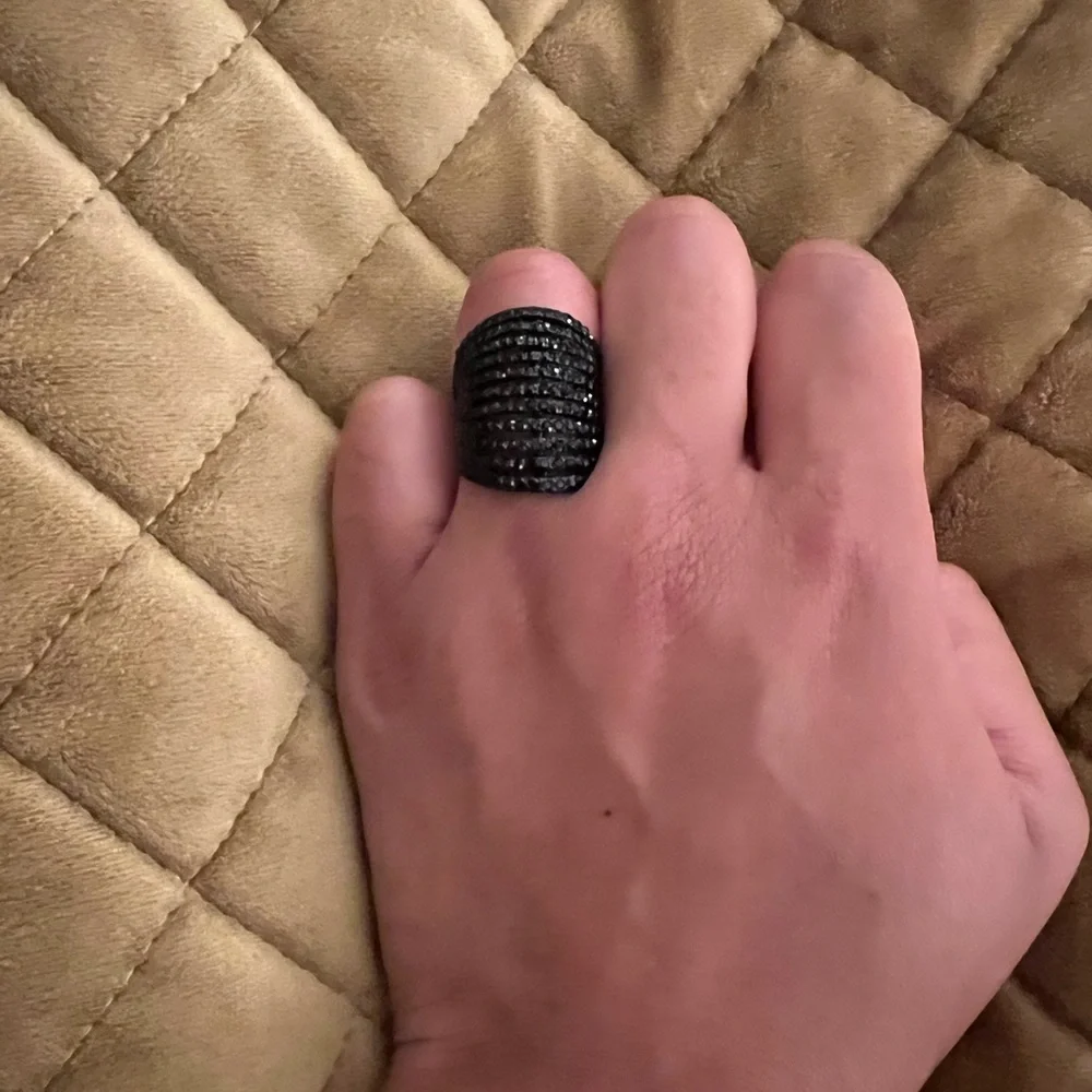 Black Rhinestone Statement Ring - Picture 3 of 4